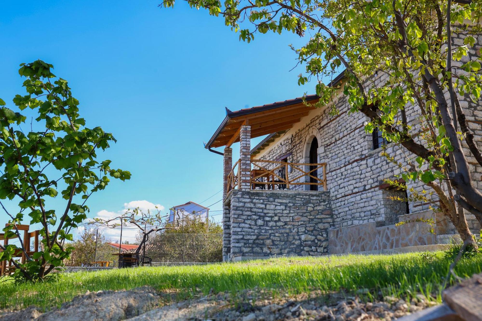 Villa Shpiragu Village Experience Berati Exterior foto