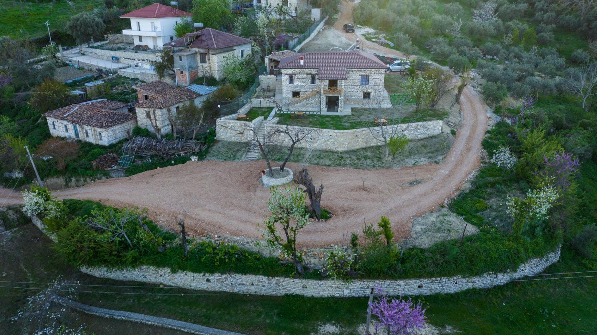 Villa Shpiragu Village Experience Berati Exterior foto