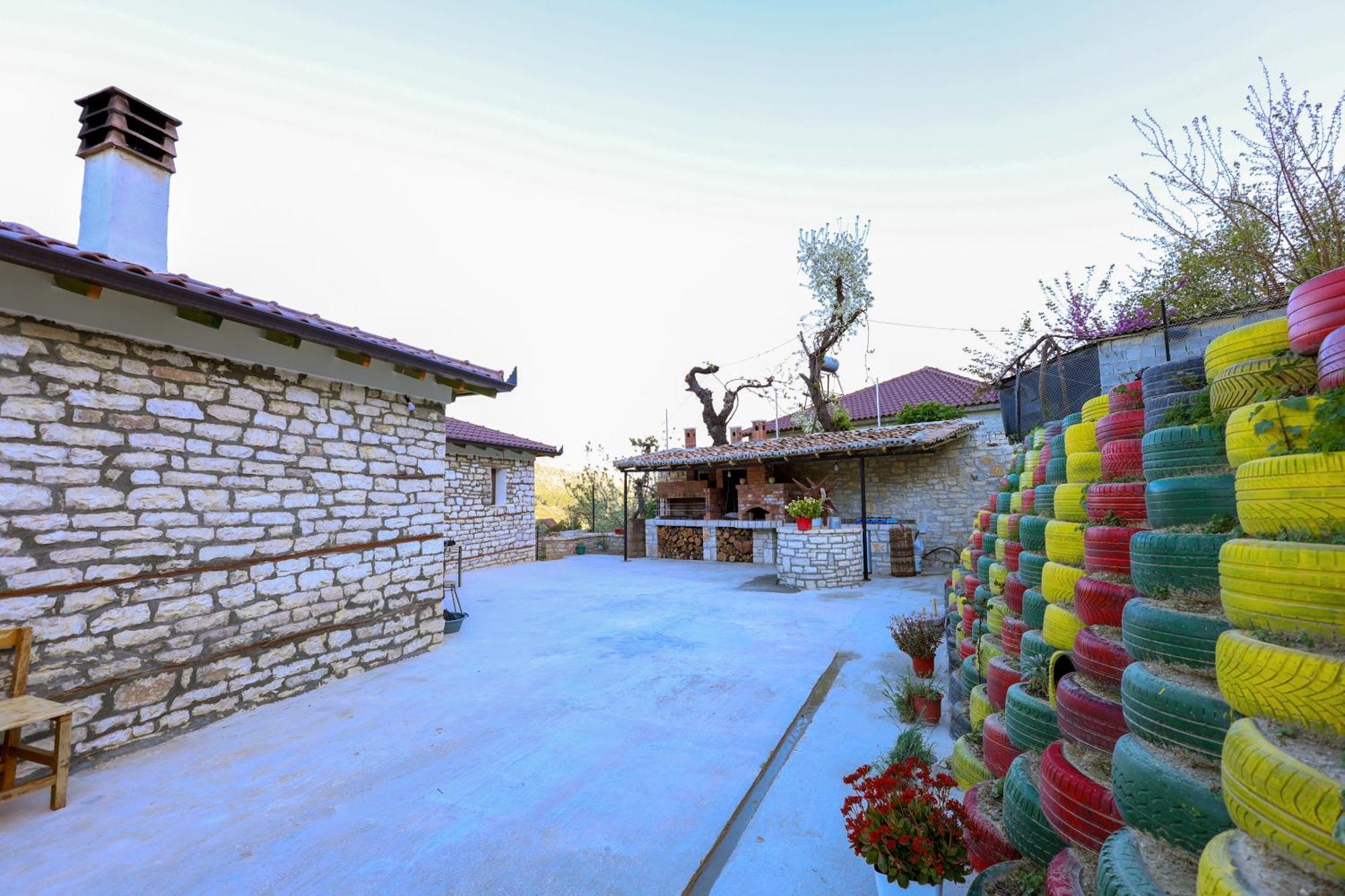 Villa Shpiragu Village Experience Berati Exterior foto