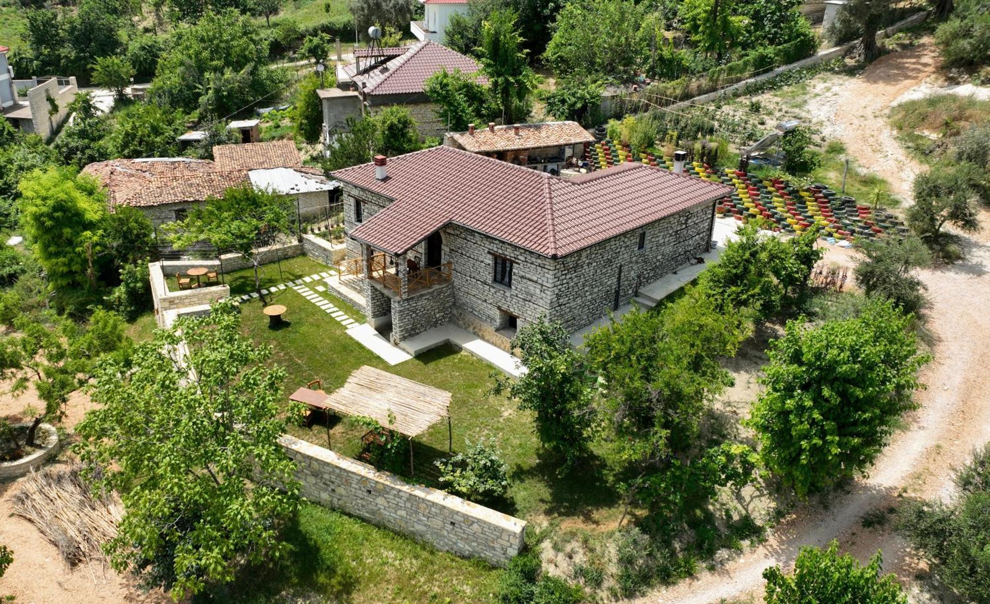 Villa Shpiragu Village Experience Berati Exterior foto