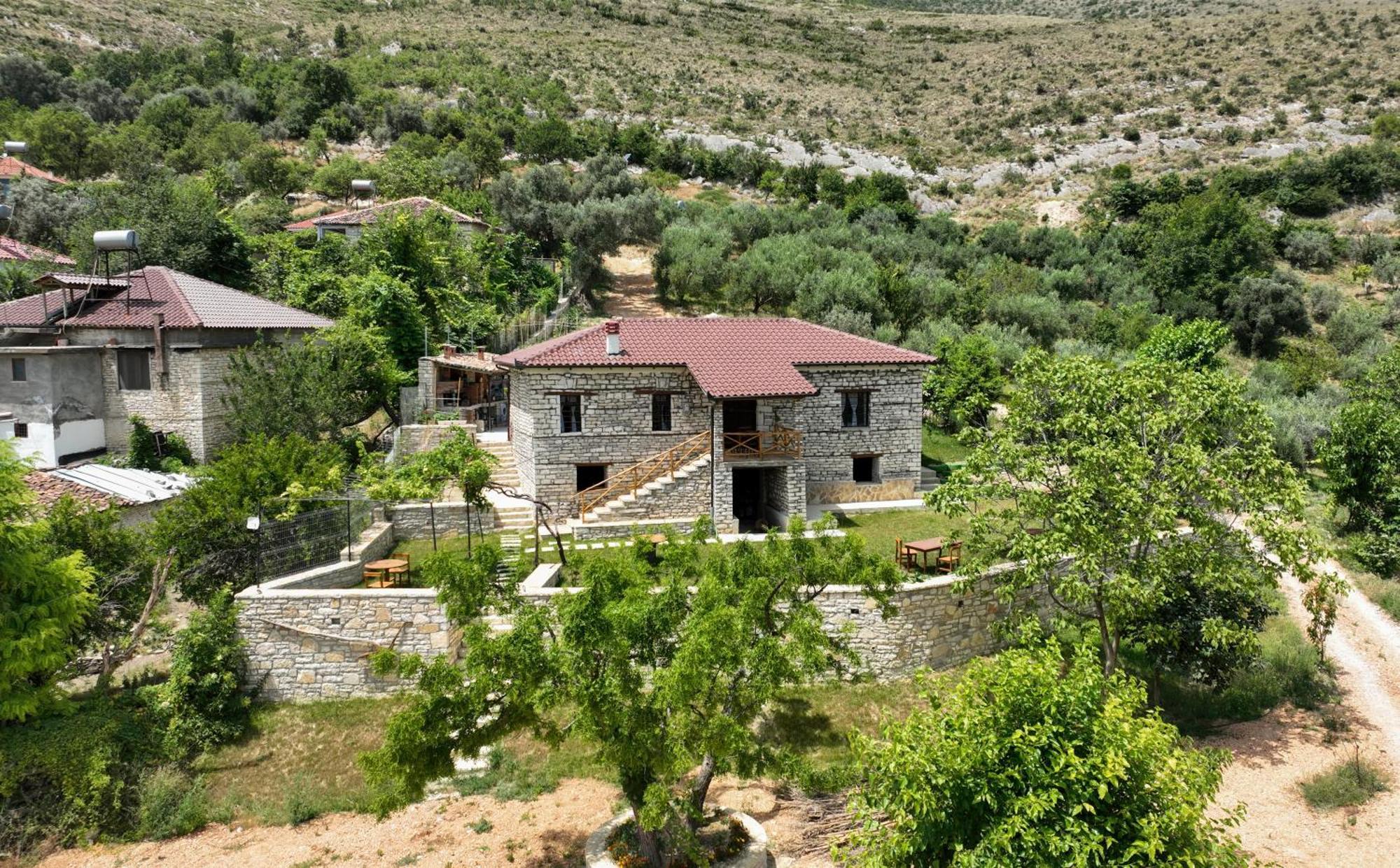 Villa Shpiragu Village Experience Berati Exterior foto