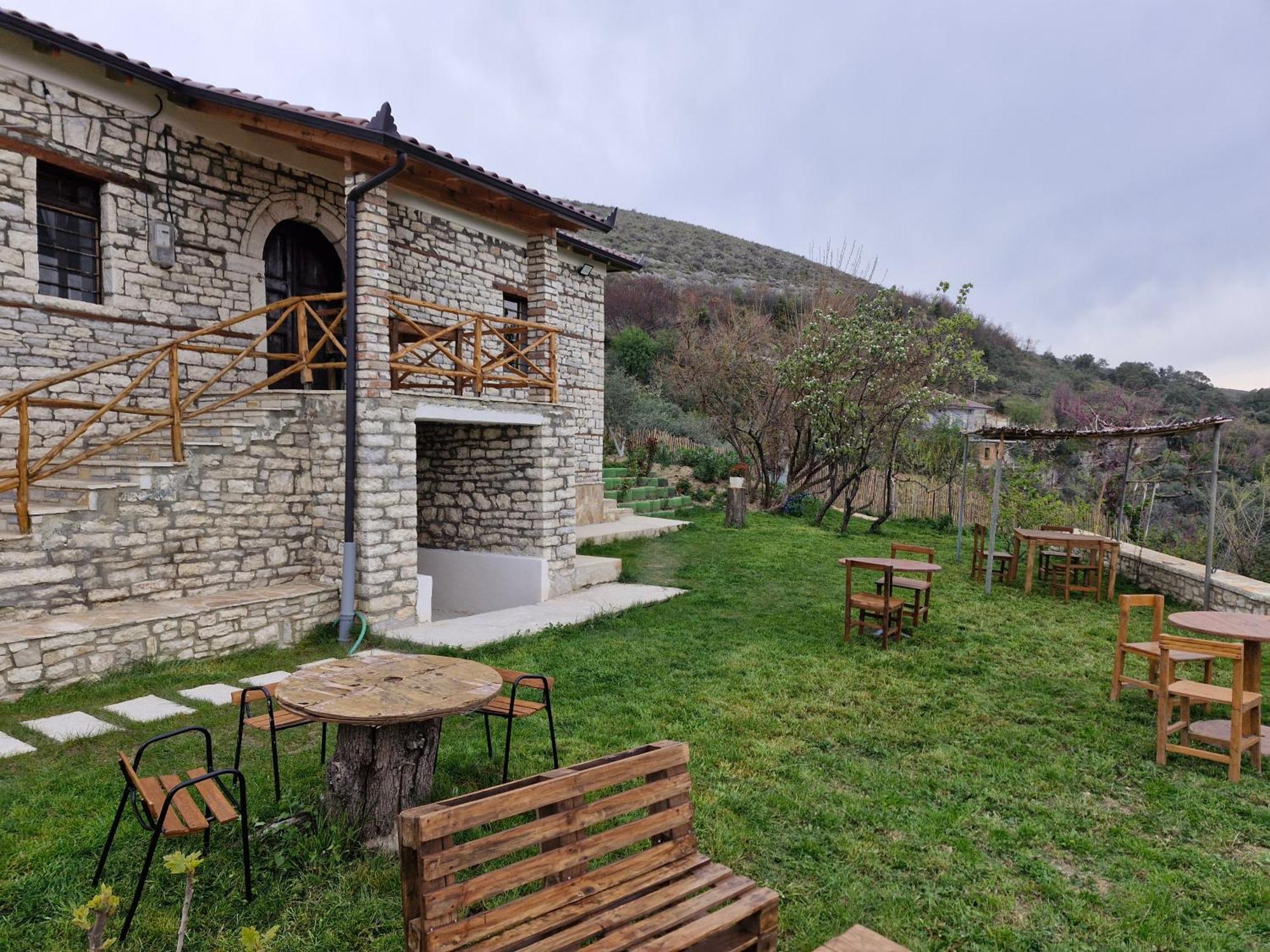 Villa Shpiragu Village Experience Berati Exterior foto